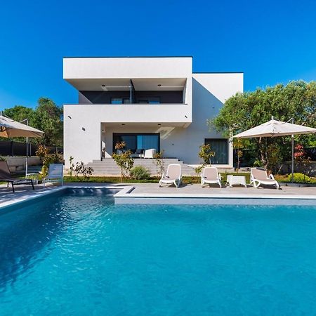 Crowonder Sun Dance Apartments With Heated Swimming Pool Seaview And Garden Свети-Филип-и-Яков Экстерьер фото