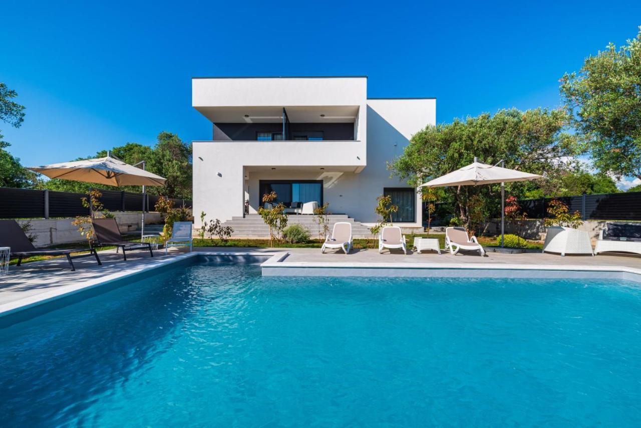 Crowonder Sun Dance Apartments With Heated Swimming Pool Seaview And Garden Свети-Филип-и-Яков Экстерьер фото