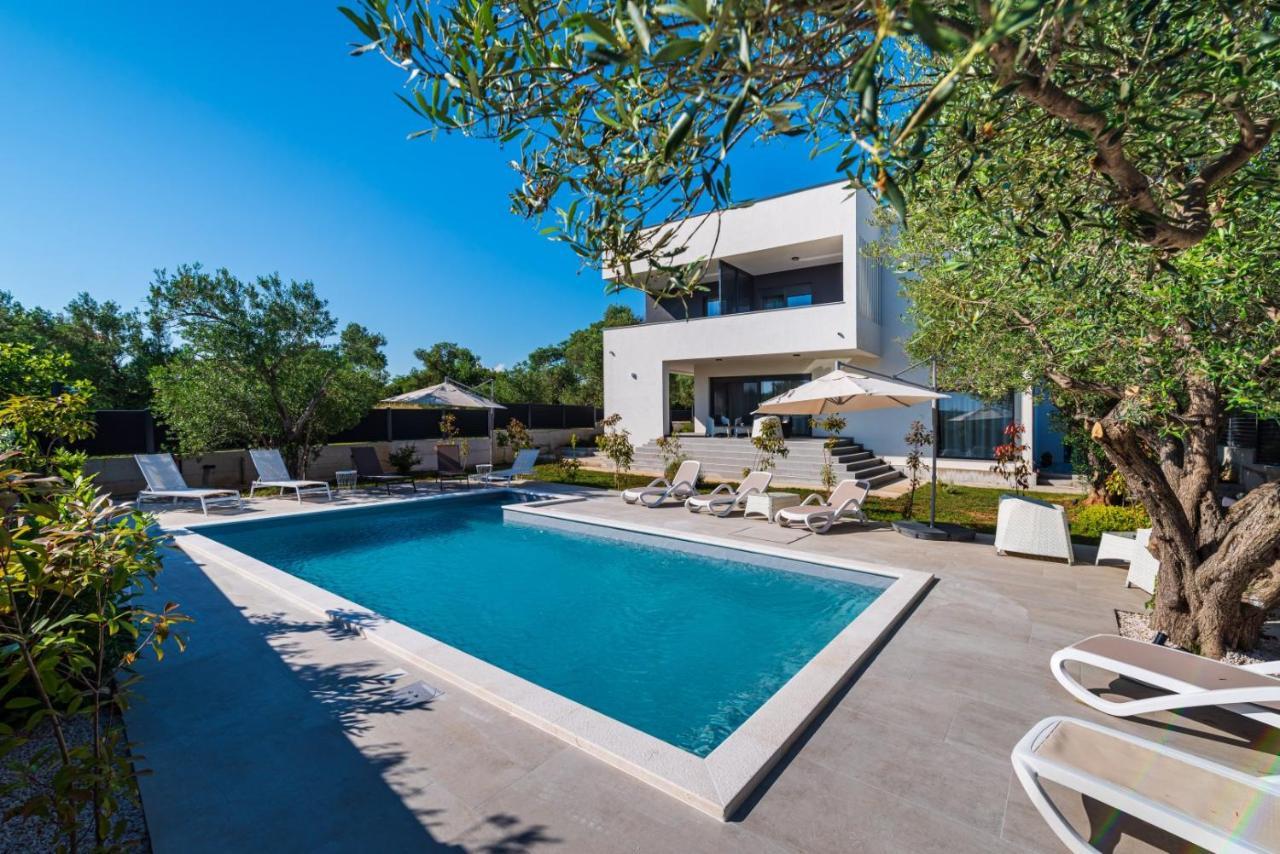 Crowonder Sun Dance Apartments With Heated Swimming Pool Seaview And Garden Свети-Филип-и-Яков Экстерьер фото
